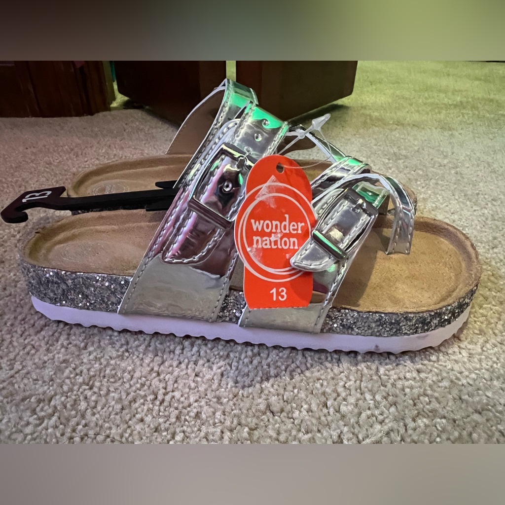 Brand New Wonder Nation Brand Girls Silver Glitter Sandals Size 13